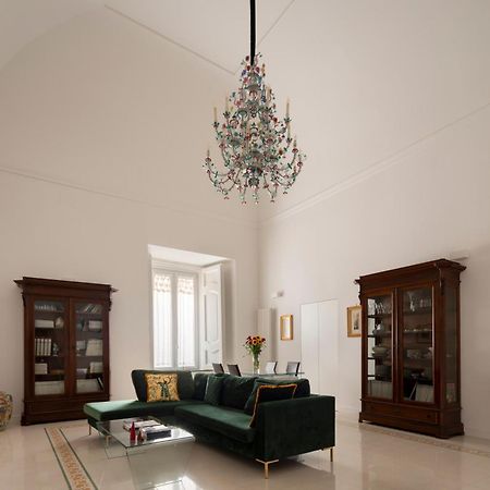A.Ri.El Luxury Apartment Napoli Bagian luar foto